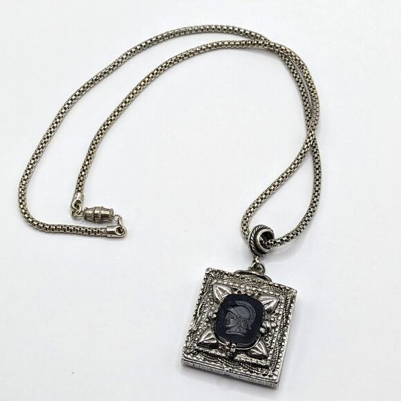 Vintage Tammey Jewels Silver Tone Black Intaglio Soldier Cameo Locket Necklace - Picture 1 of 6